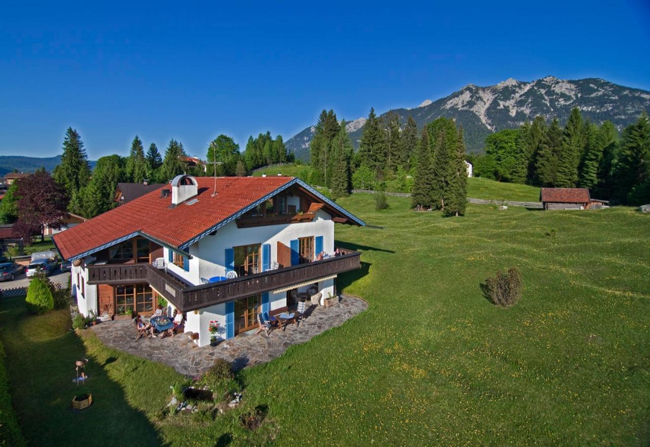 Ferienwohnungen Arnika Krün エクステリア 写真